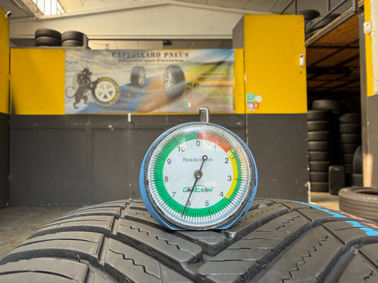 Usato: 2 Pneumatici Hankook Kinergy 4S² X 235/55R18 104V XL Quattro Stagioni 85% Residui