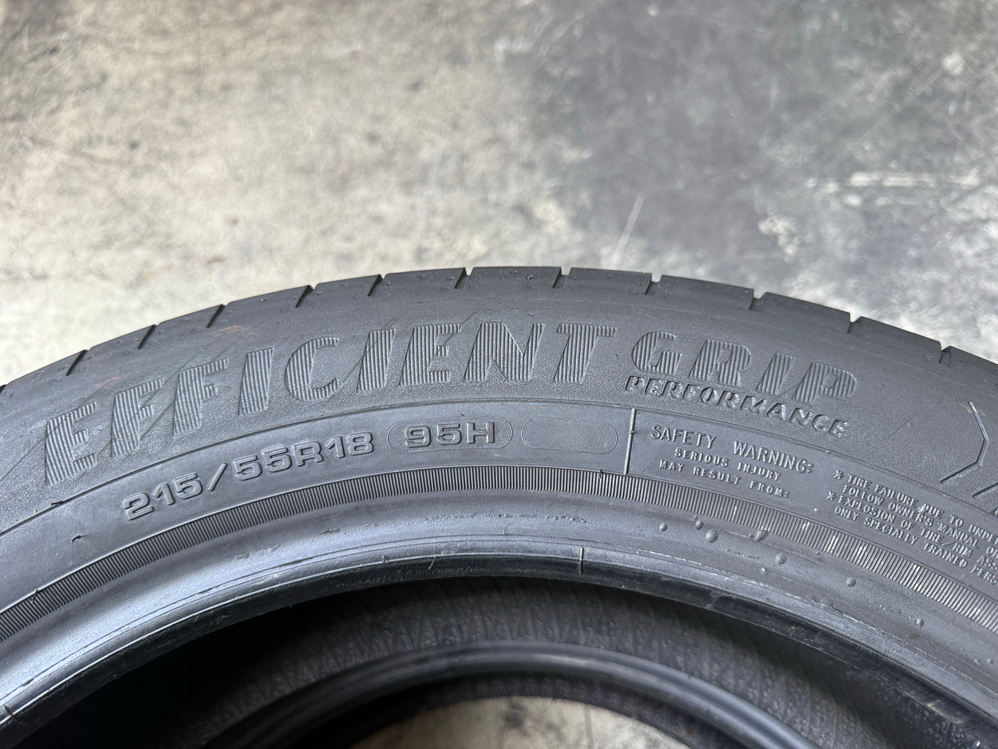 Usato: 2 Pneumatici Goodyear EfficientGrip Performance 215/55R18 95H Estive 95% Residui DOT 2025