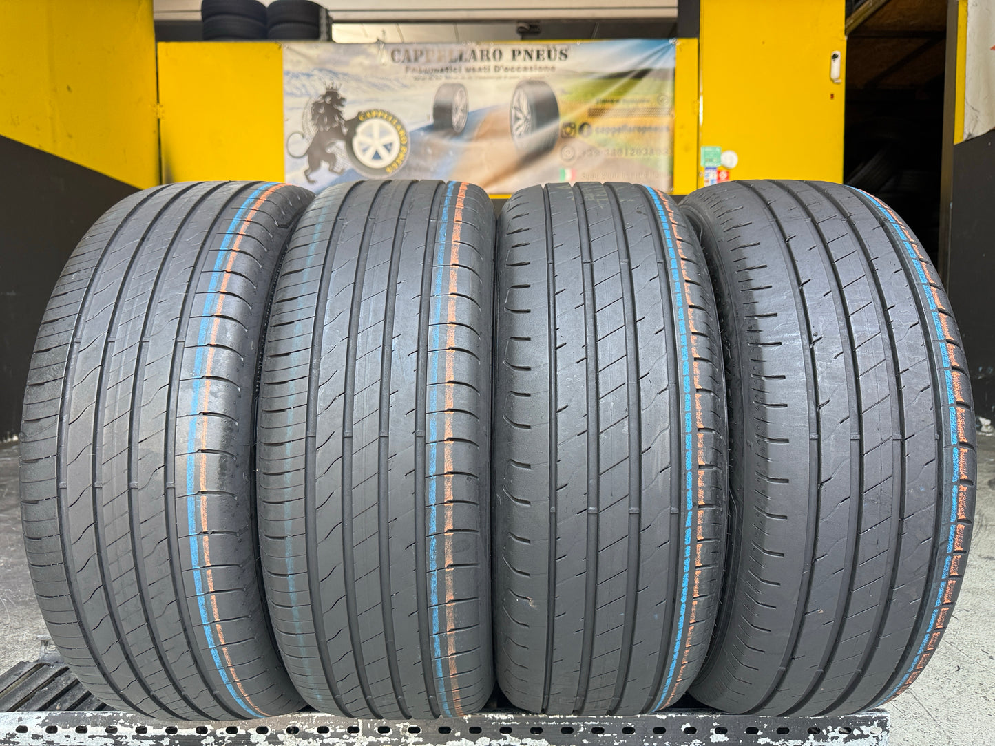 Usato: 4 Pneumatici Goodyear EfficientGrip Performance 2 215/55R18 99V XL Estive 85-95% Residui