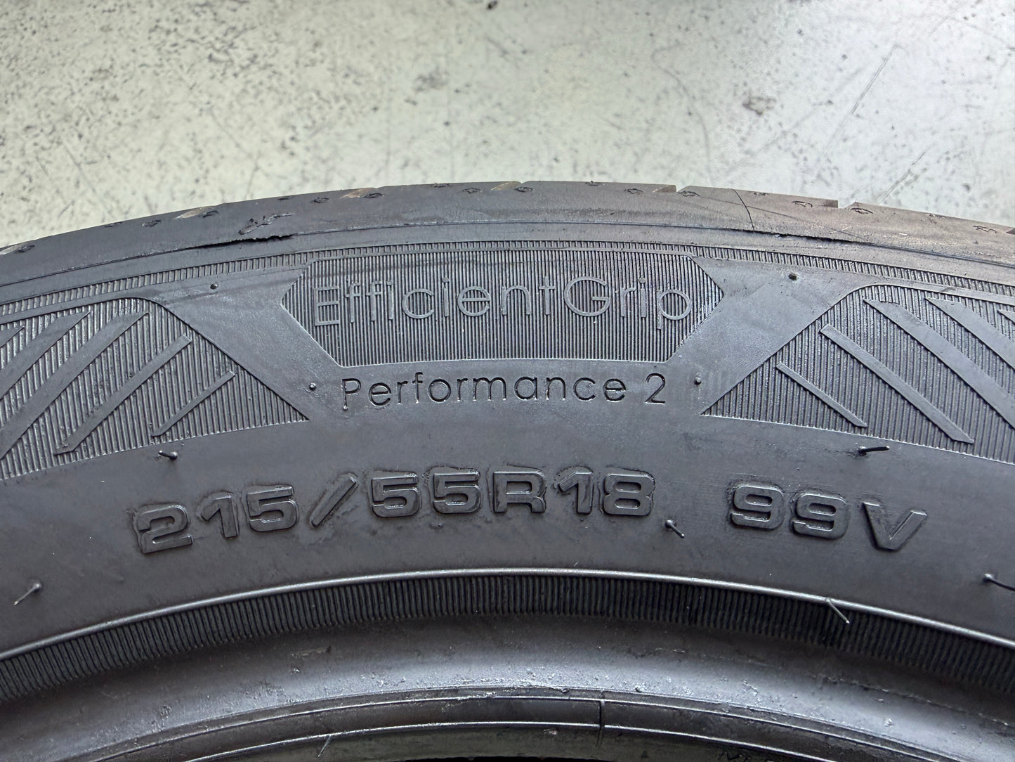 Usato: 4 Pneumatici Goodyear EfficientGrip Performance 2 215/55R18 99V XL Estive 85-95% Residui