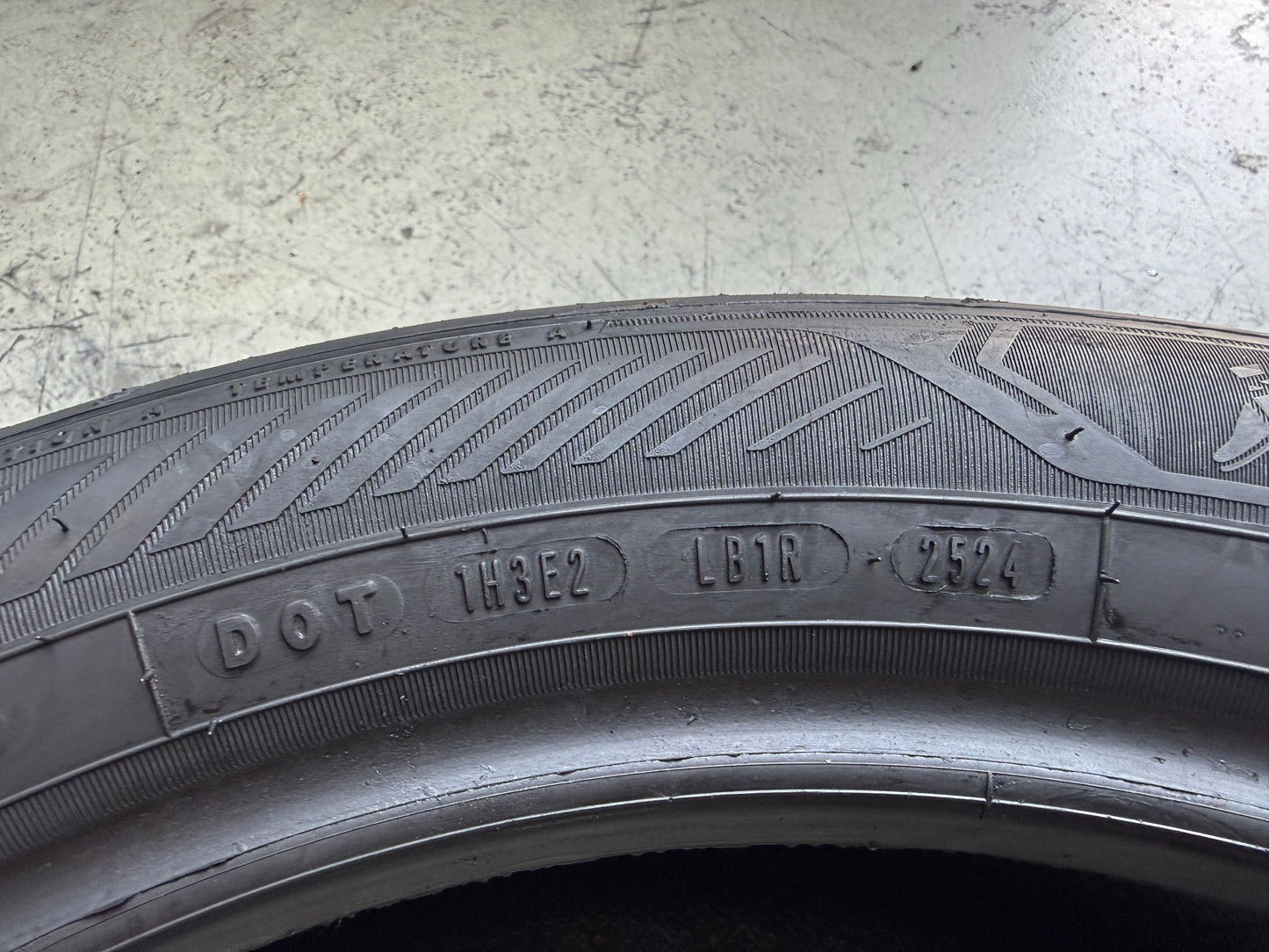 Usato: 4 Pneumatici Goodyear EfficientGrip Performance 2 215/55R18 99V XL Estive 85-95% Residui