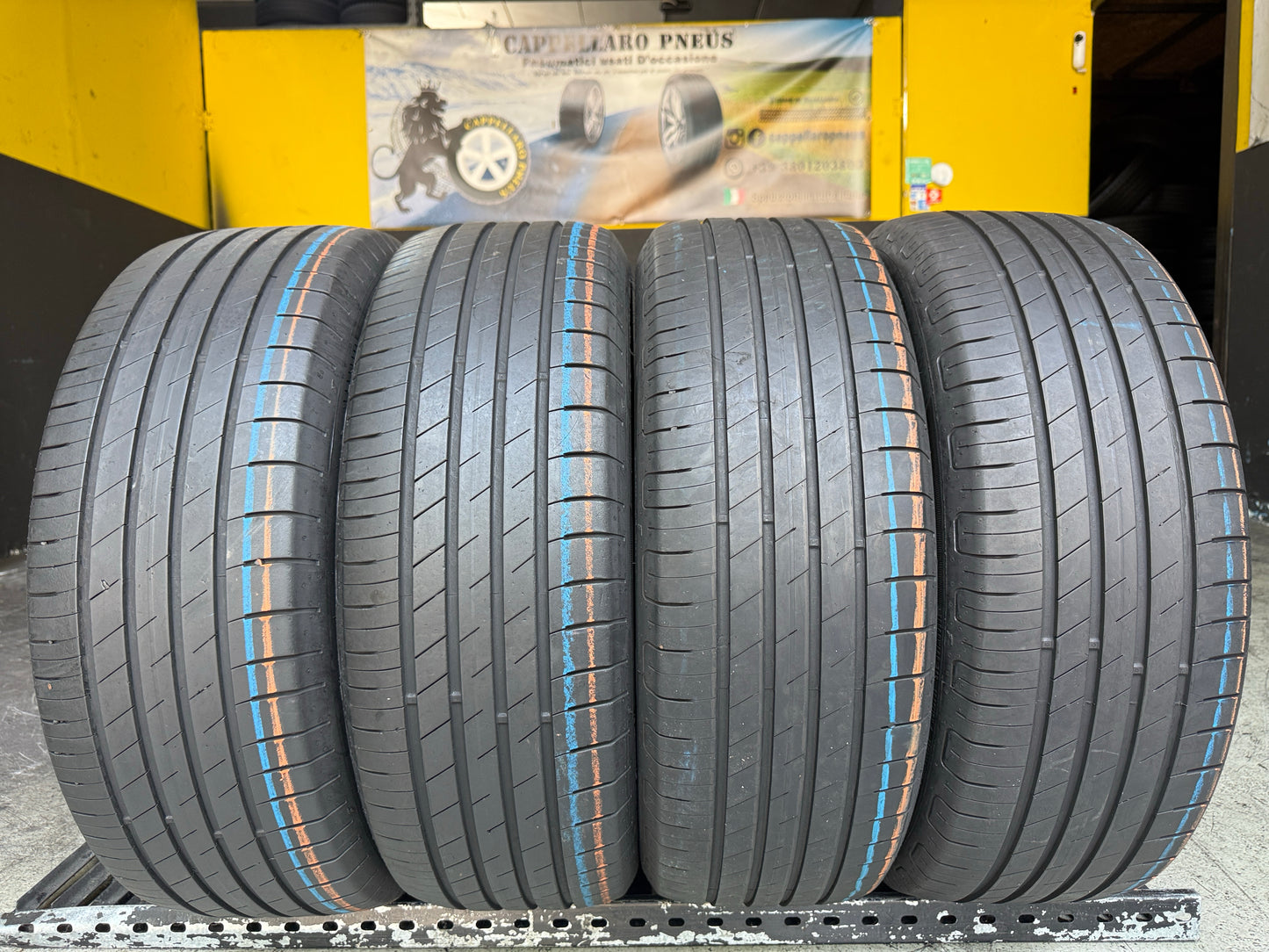 Usato: 4 Pneumatici Goodyear EfficientGrip Performance 215/55R18 95H Estive 85-90% Residui