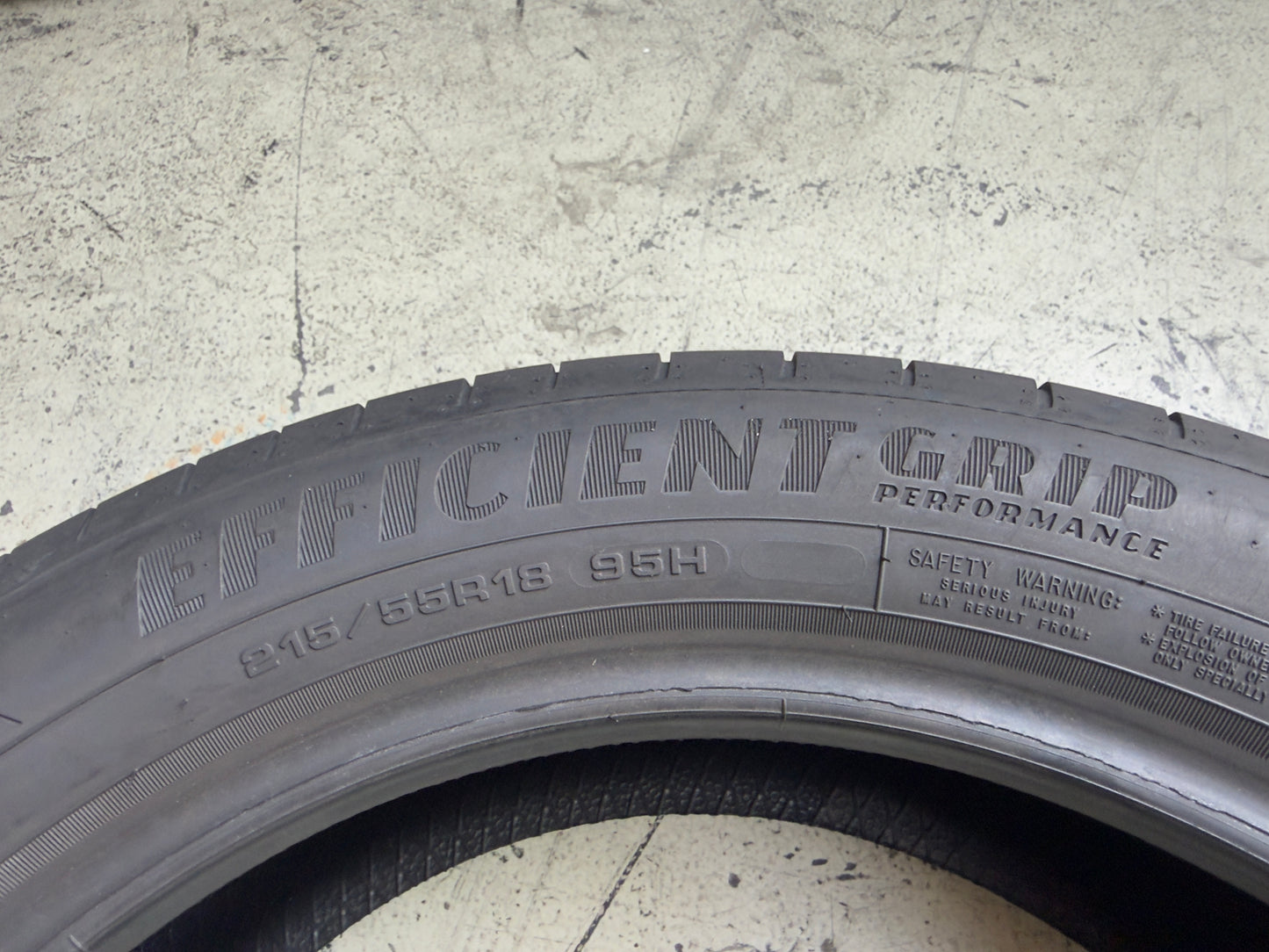 Usato: 4 Pneumatici Goodyear EfficientGrip Performance 215/55R18 95H Estive 85-90% Residui