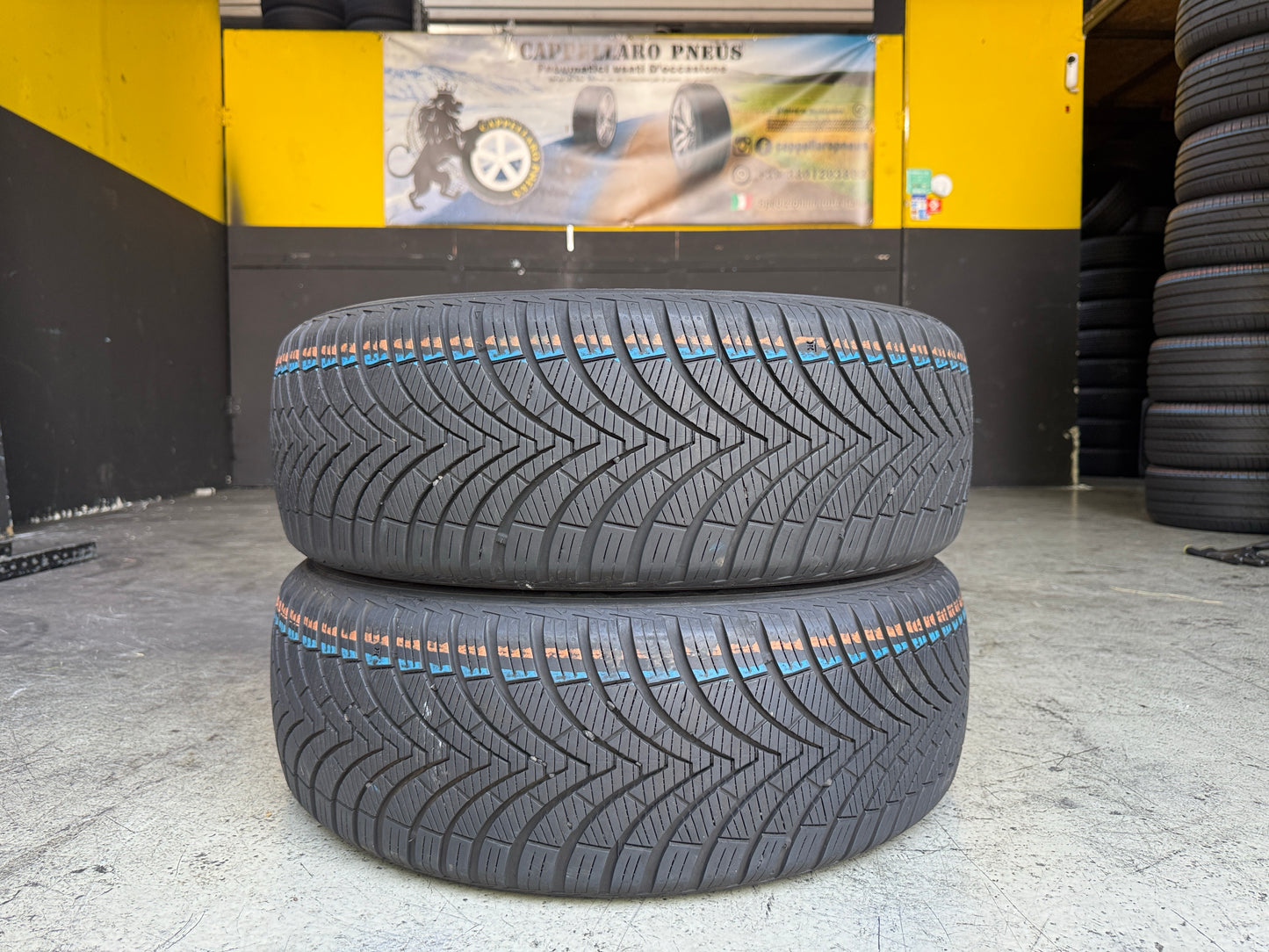Usato: 2 Pneumatici Kumho Solus 4S HA32 215/55R18 99V XL 4 Stagioni 85% Residui