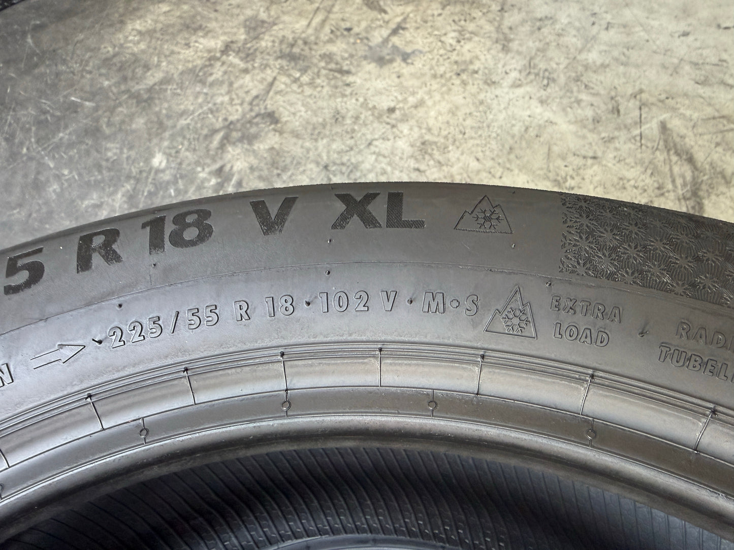 Usato: 2 Pneumatici Continental AllSeasonContact 2 225/55R18 102V XL 4 Stagioni 85% Residui