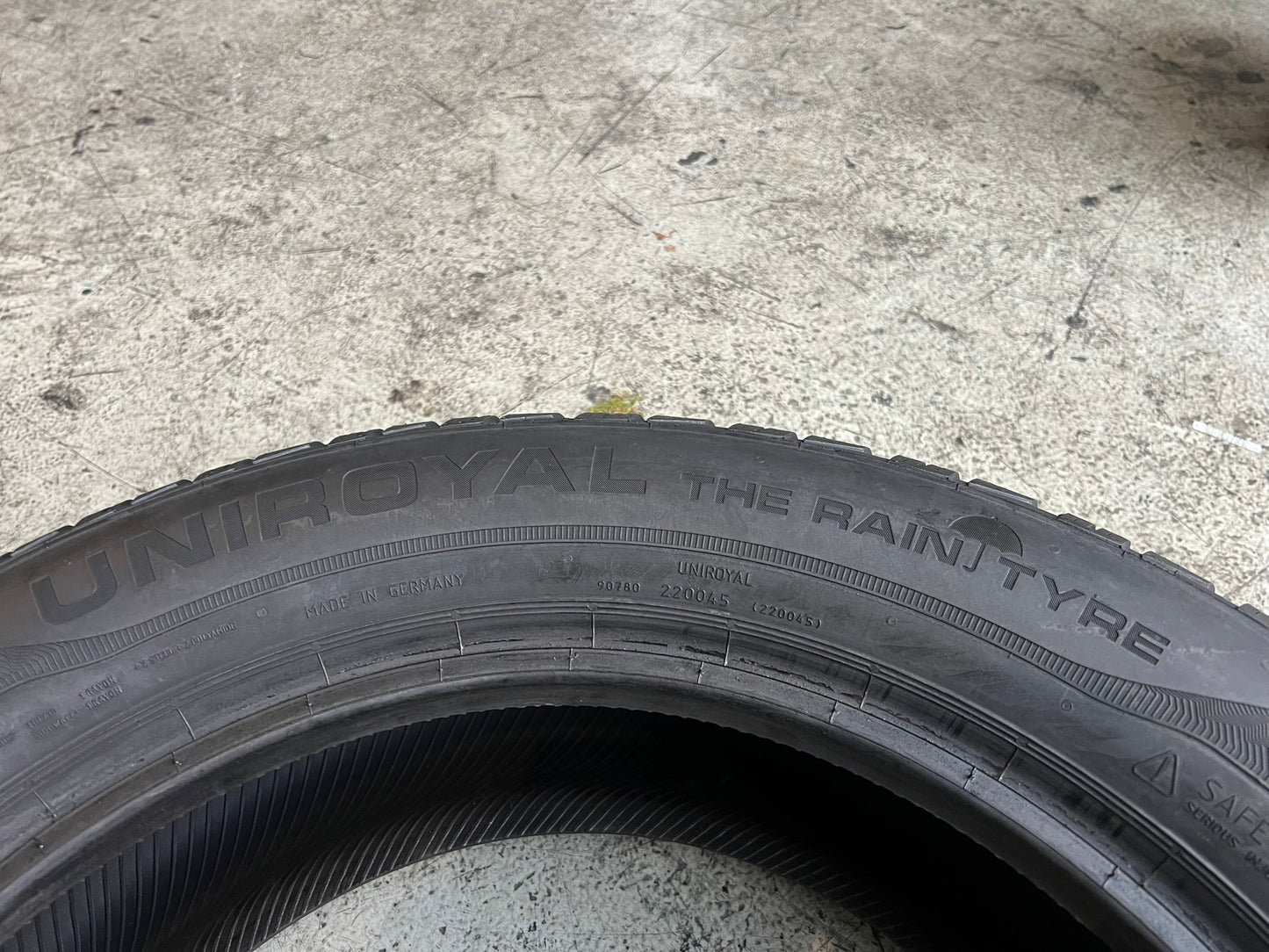 Usato: 1 Gomma 225/55R17 101V XL Uniroyal invernale nuova