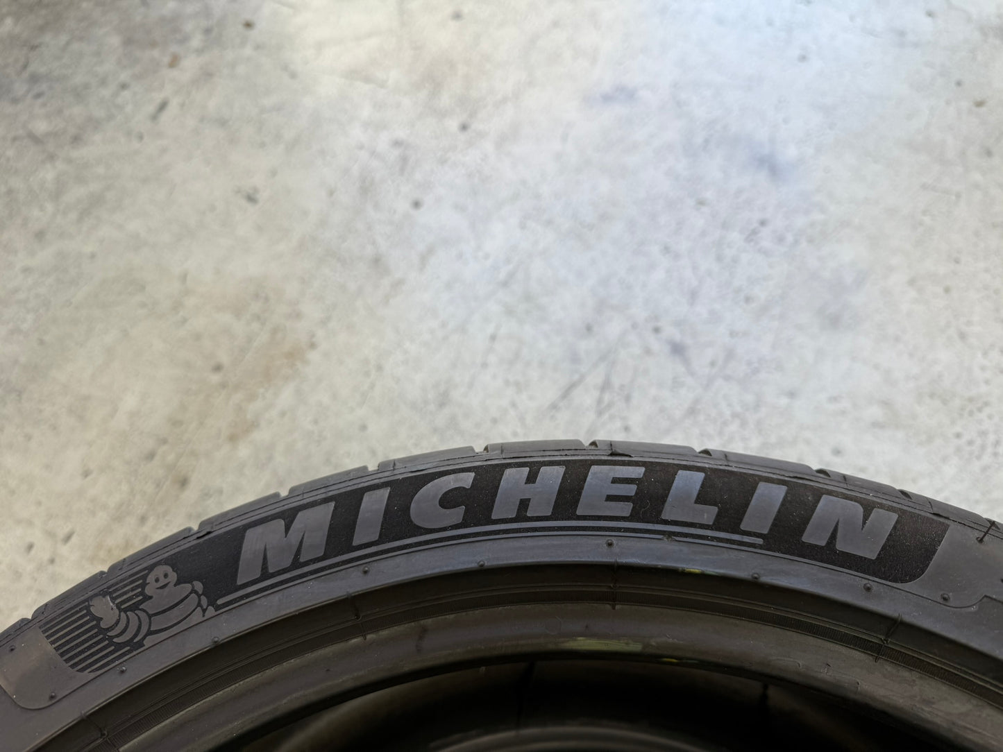 Usato: 2 Gomme 315/30R21 105Y XL N0 Michelin Estive 85% residui