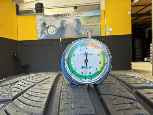 Usato: 2 Gomme 235/50R17 96V Pirelli Invernali 80% residui