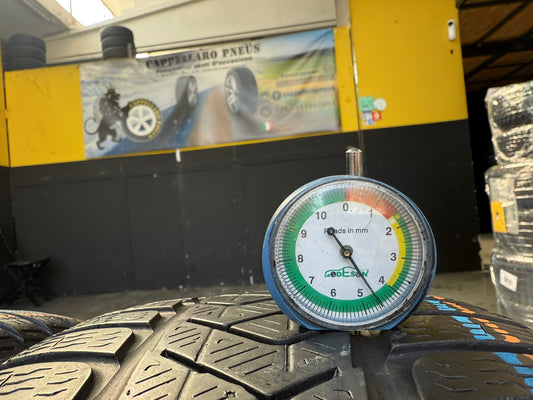 Usato: 2 Gomme 225/55R18 98H Pirelli Invernali 70% residui