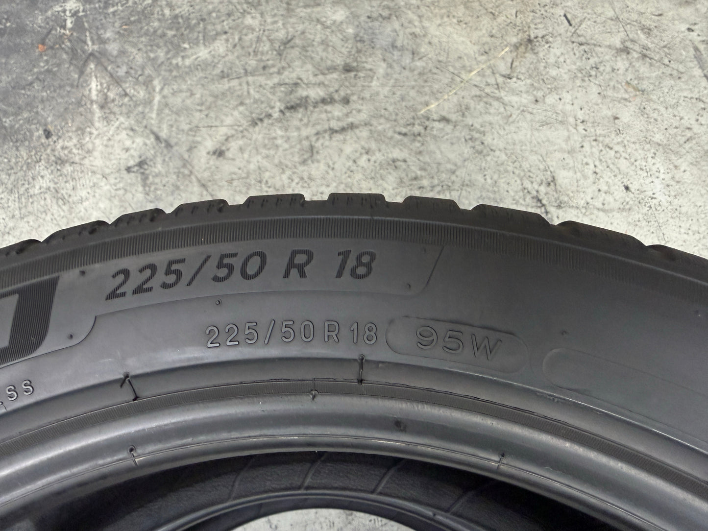 Usato: 2 Pneumatici Michelin CrossClimate 2 SUV 225/50R18 95W 4 Stagioni 85% Residui