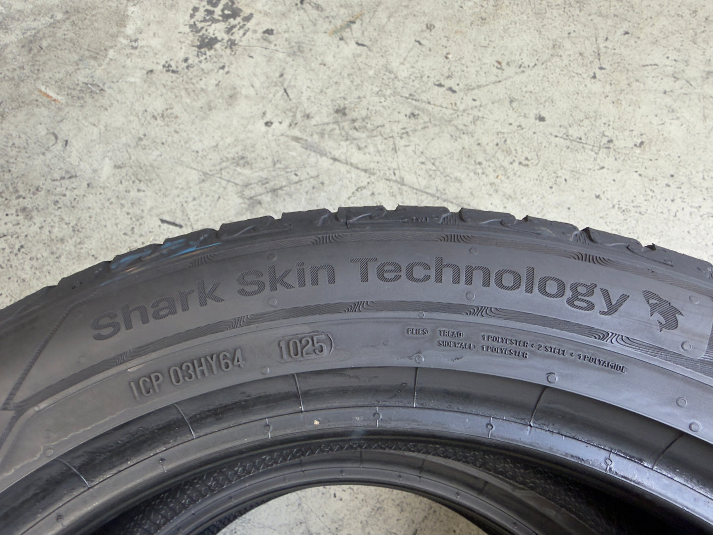 Usato: 2 Pneumatici Uniroyal RainSport 5 EVc 205/55R17 95V XL Estivi 95% Residui DOT 2025