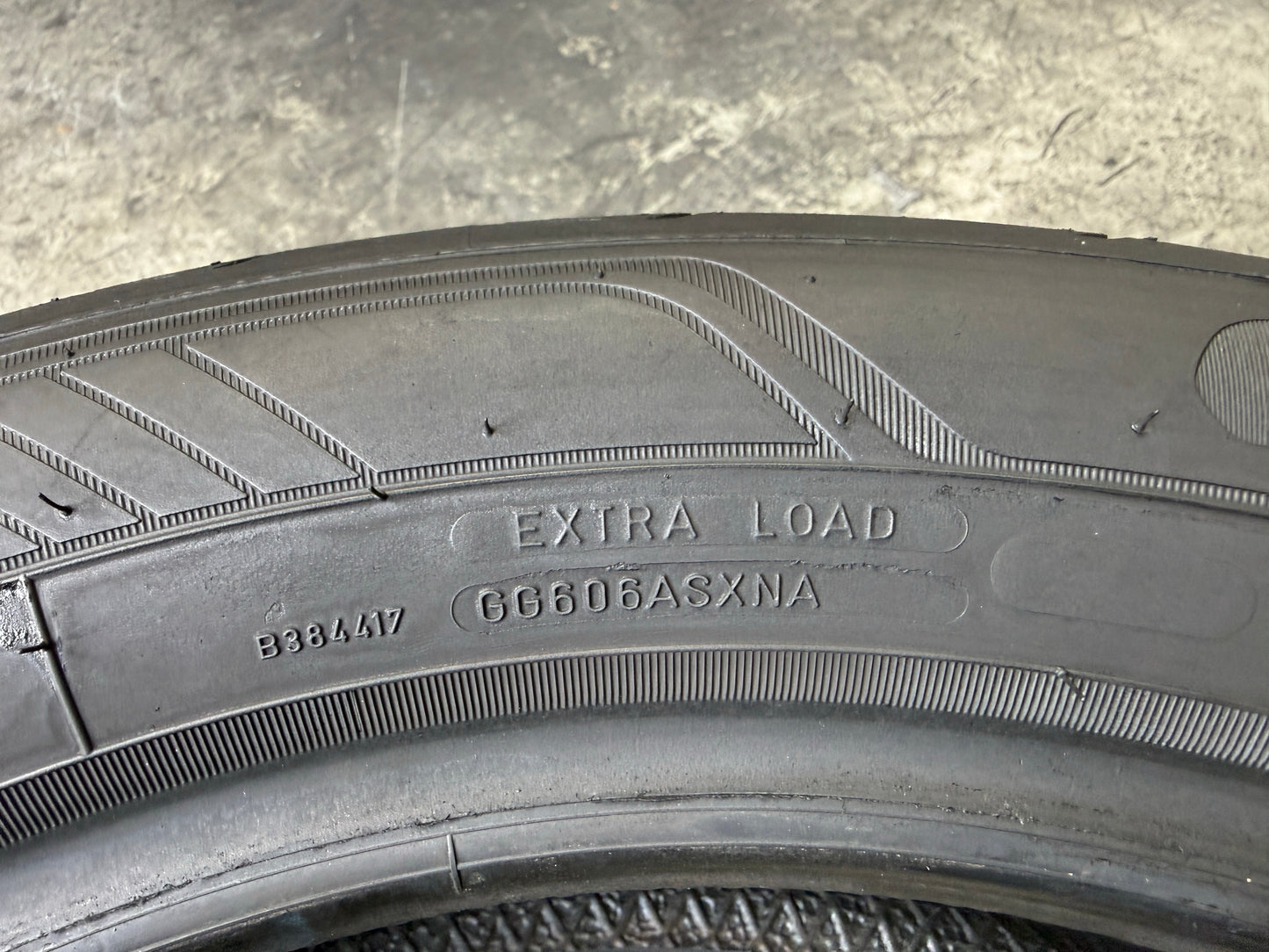 Usato: 2 Pneumatici Goodyear EfficientGrip Performance 2 EVR 205/55R17 95V XL Estivi 90% Residui DOT 2024