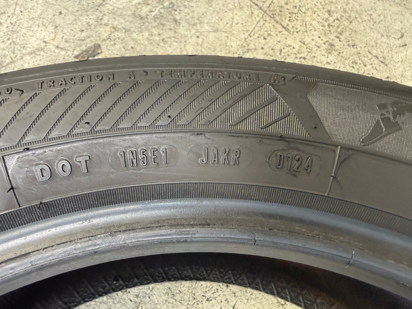 Usato: 2 Pneumatici Goodyear EfficientGrip Performance 2 EVR 205/55R17 95V XL Estivi 90% Residui DOT 2024