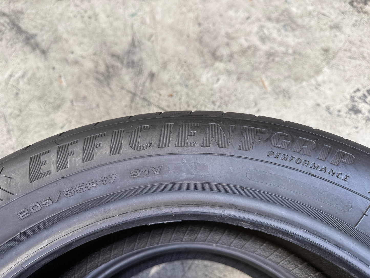 Usato: 2 Pneumatici Goodyear EfficientGrip Performance 205/55R17 91V Estivi 95% Residui DOT 2025