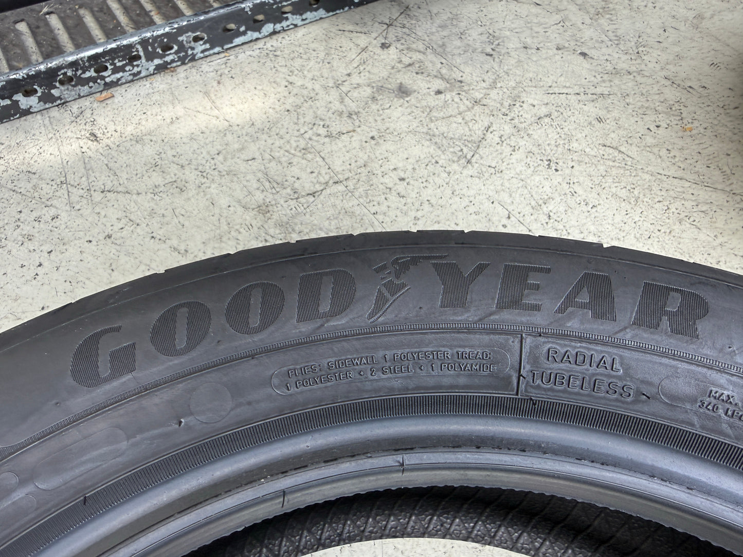 Usato: 4 Pneumatici Goodyear EfficientGrip Performance 2 205/55R17 95V XL Estivi 95% Residui