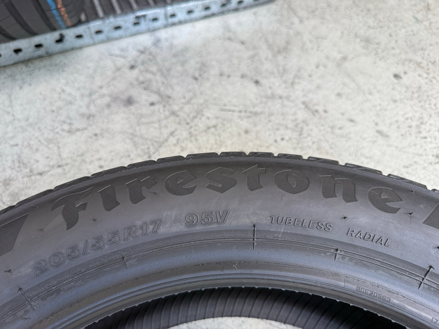 Usato: 4 Pneumatici Firestone Roadhawk 2 Enliten 205/55R17 95V XL Estivi 90% Residui