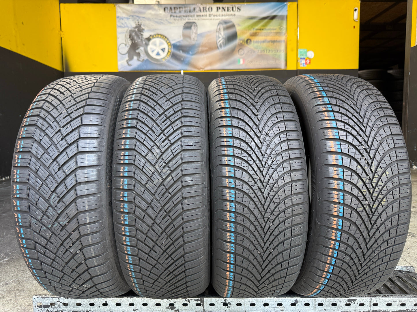 Usato: 4 Pneumatici Continental AllSeasonContact 2 / Dunlop All Season 2 205/55R17 95V XL 4 Stagioni 85-95% Residui