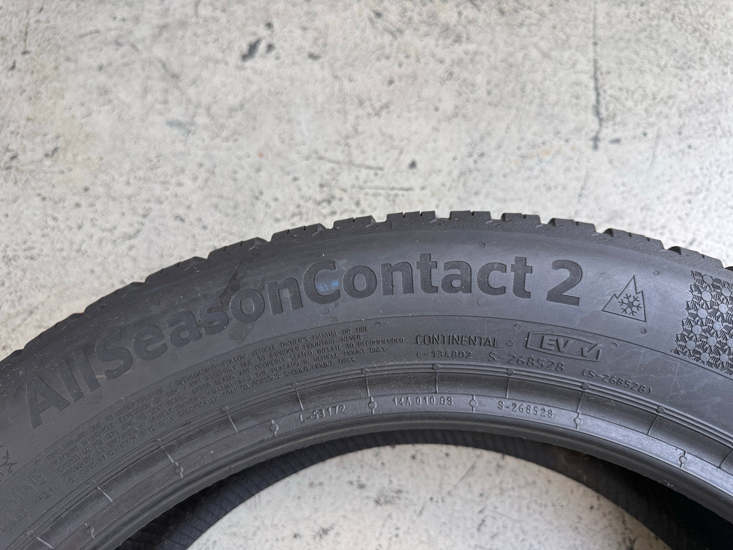 Usato: 4 Pneumatici Continental AllSeasonContact 2 / Dunlop All Season 2 205/55R17 95V XL 4 Stagioni 85-95% Residui