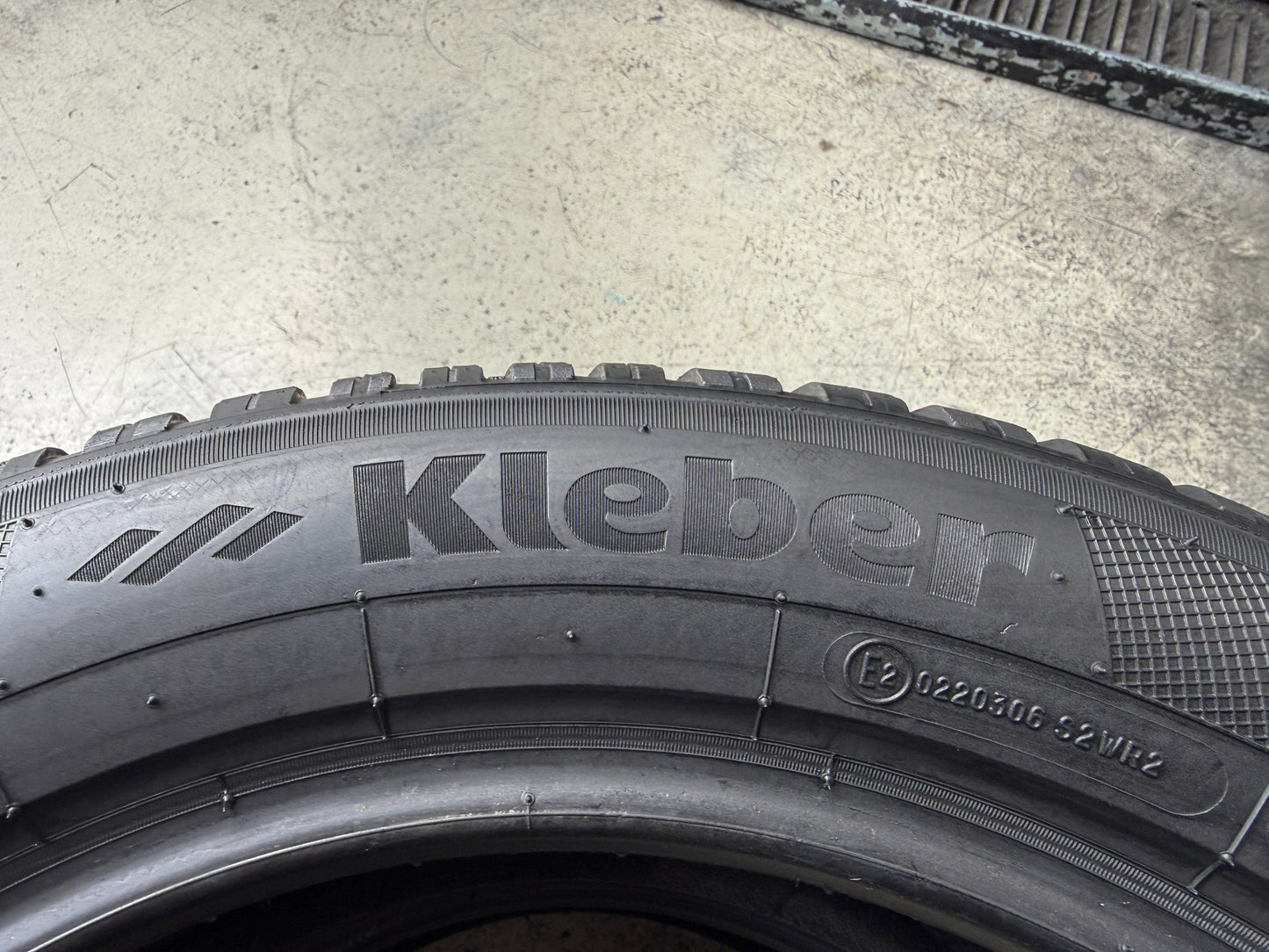 Usato: 2 Pneumatici Kleber Quadraxer 3 215/55R17 98V XL 4 Stagioni 95% Residui DOT 2025