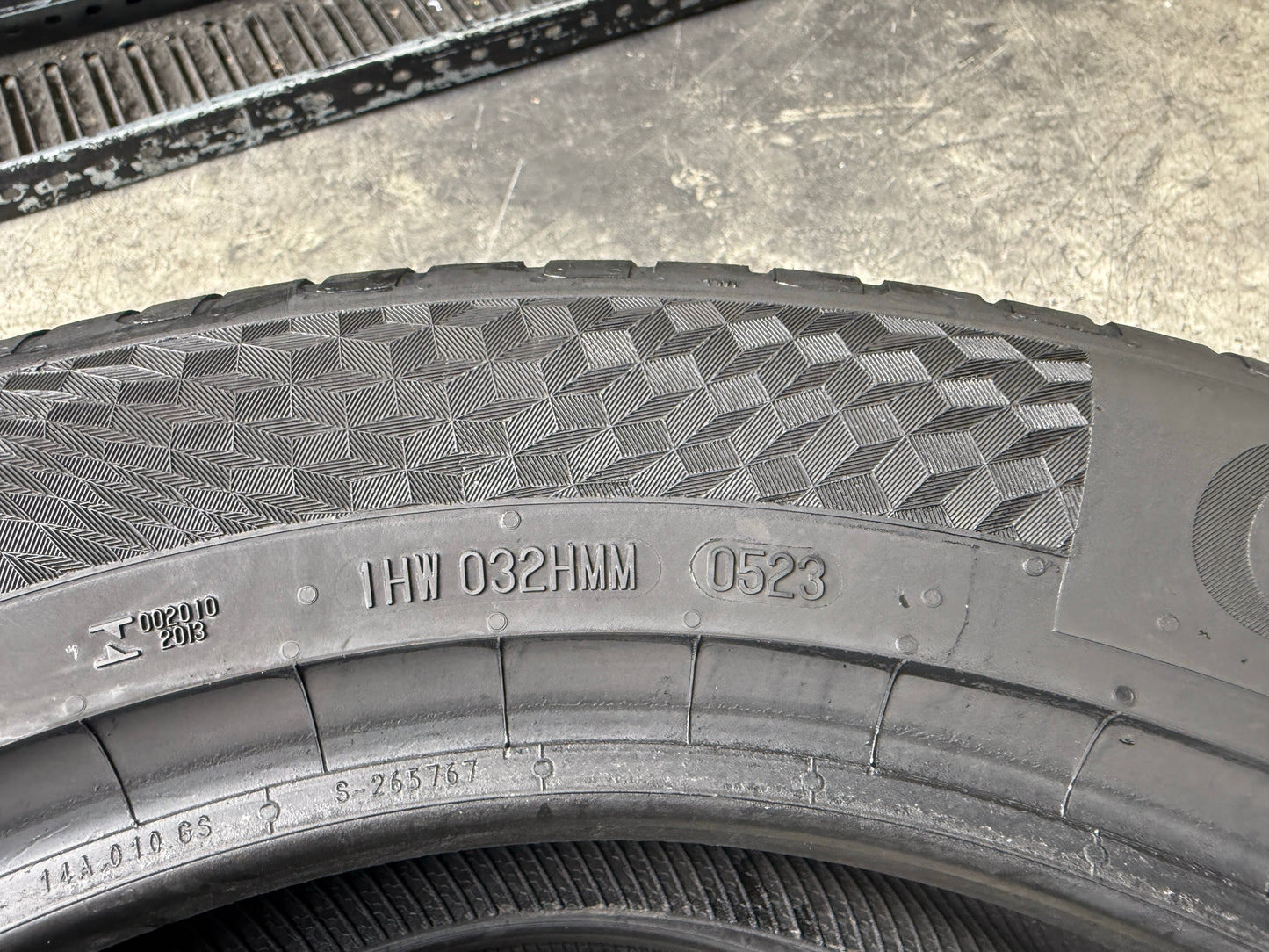 Usato: 2 Pneumatici Continental UltraContact 215/55R17 94W Estivi 90% Residui