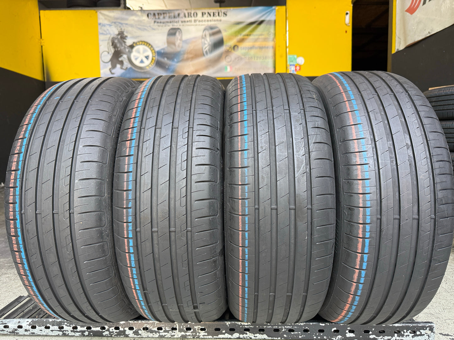 Usato: 4 Pneumatici Goodyear EfficientGrip Performance 215/55R17 94V Estivi 85-90% Residui