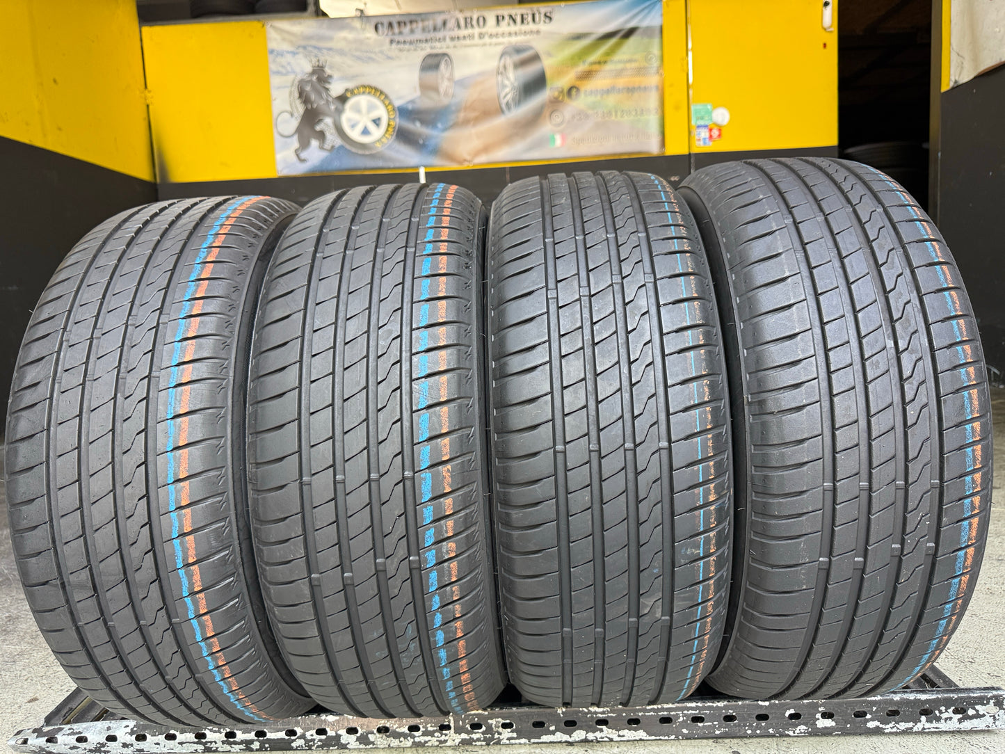 Usato: 4 Pneumatici Firestone Roadhawk 215/55R17 98W XL Estivi 90% Residui