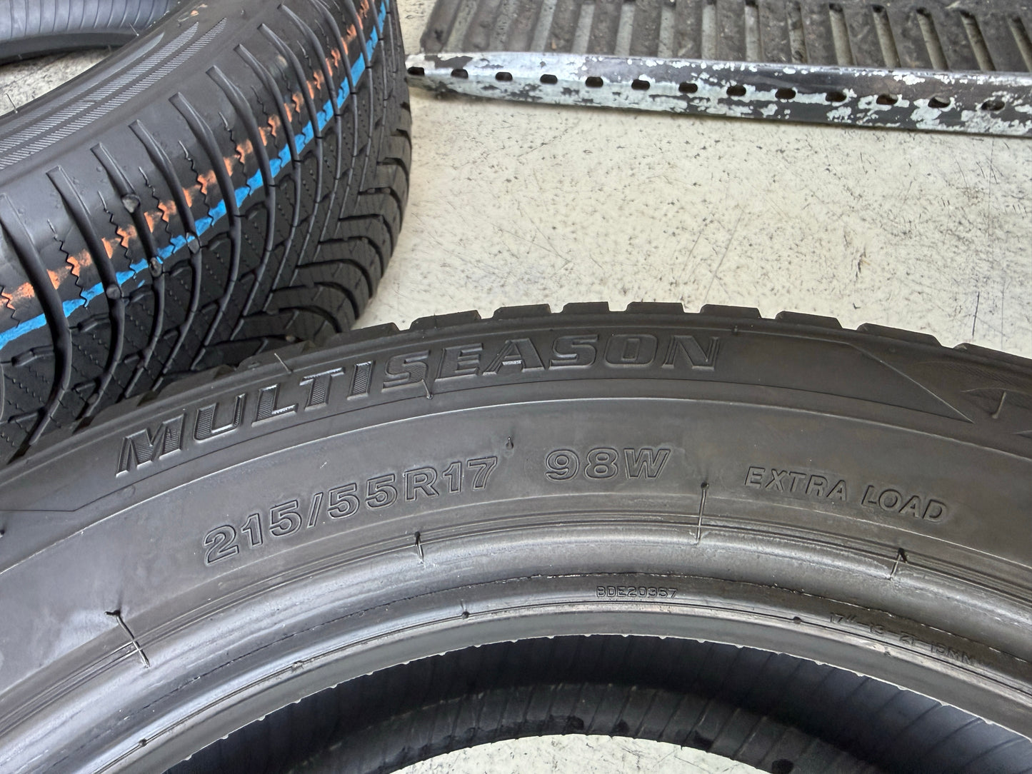 Usato: 4 Pneumatici Firestone Multiseason 2 215/55R17 98W XL 4 Stagioni 85-90% Residui