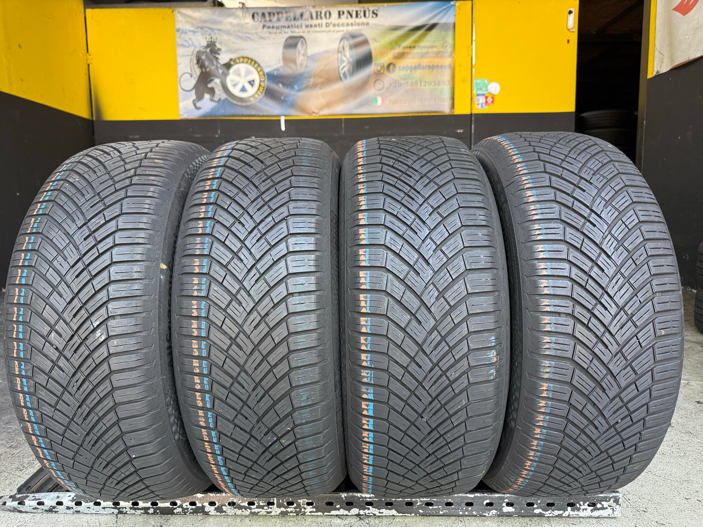 Usato: 4 Pneumatici Continental AllSeasonContact 2 225/55R18 102V XL 4 Stagioni 85% Residui