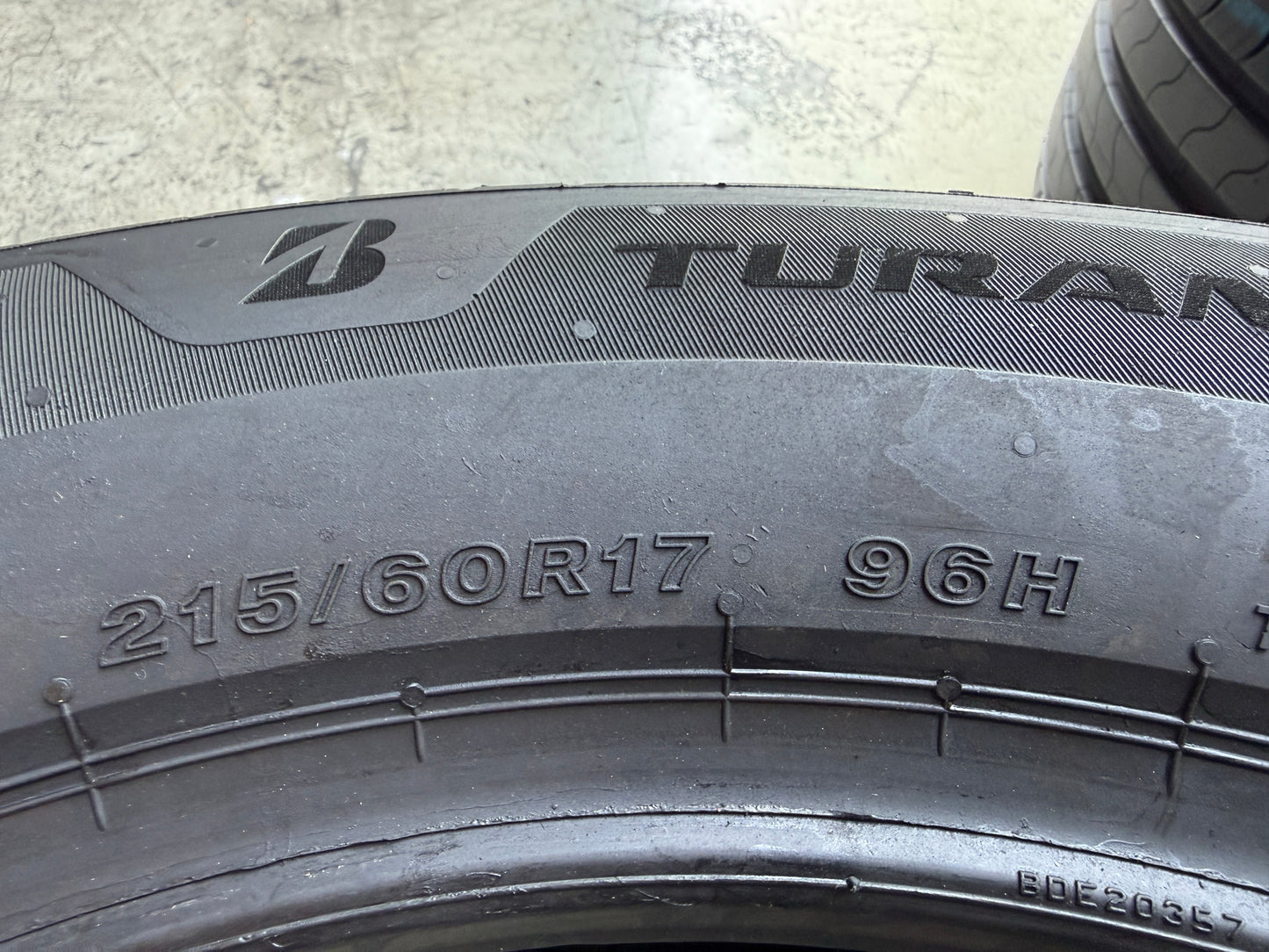 Usato: 4 Pneumatici Bridgestone Turanza 6 Enliten 215/60R17 96H Estivi 90% Residui DOT 2025