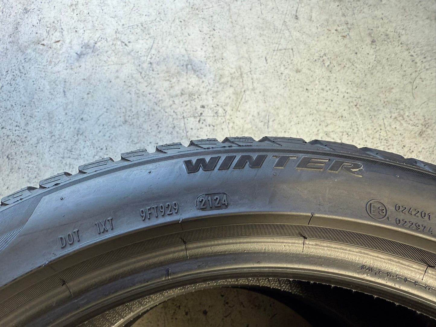 Usato: 2 Gomme 265/40R20 104V XL Pirelli invernali 85% residui