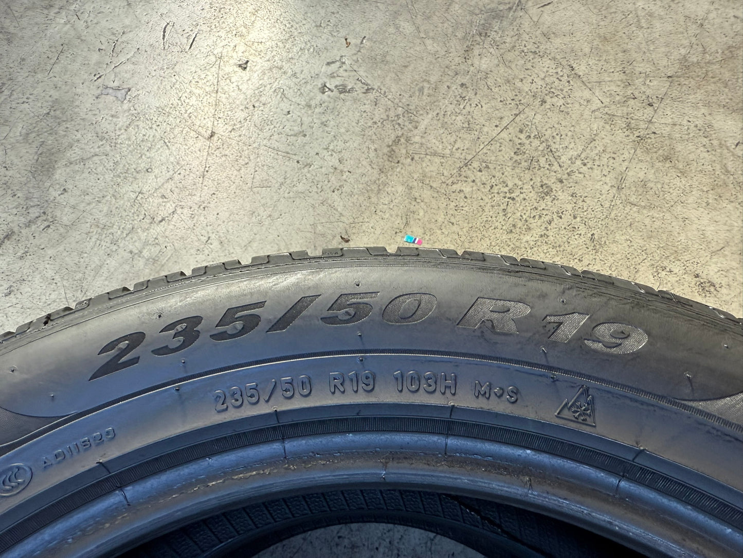 Usato: 2 Gomme 235/50R19 103H XL Pirelli Invernali 85% residui