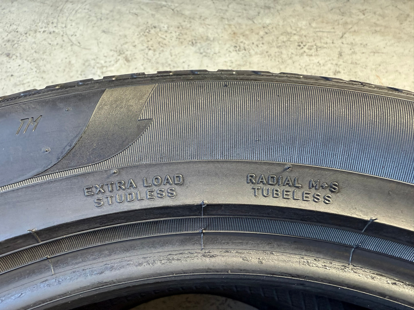 Usato: 2 Gomme 235/50R19 103H XL Pirelli Invernali 85% residui