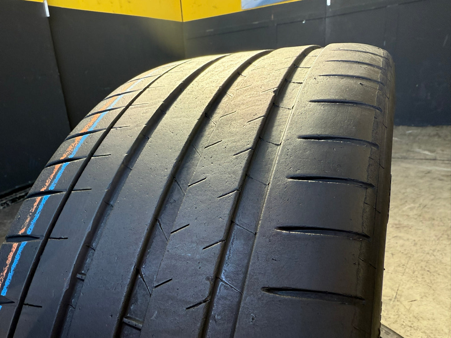 Usato: 2 Gomme 245/35R21 96Y XL Michelin Estive 80% residui
