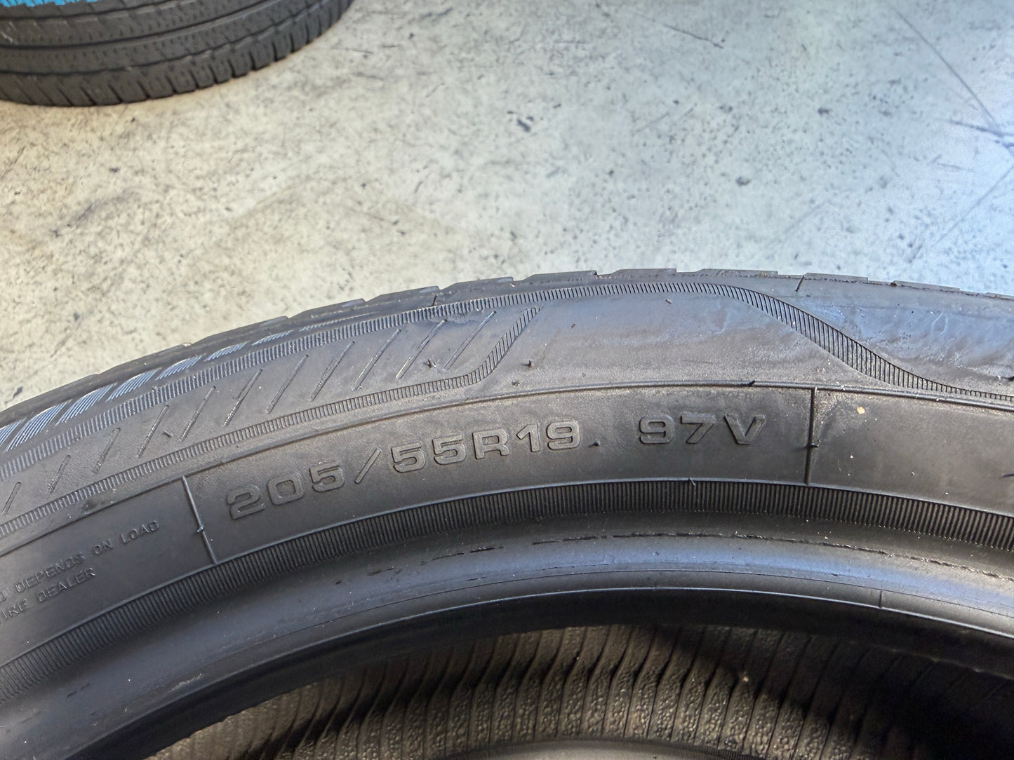 Usato: 2 Pneumatici Goodyear Vector 4Seasons Gen-3 205/55R19 97V XL EVR 4 Stagioni 85% Residui