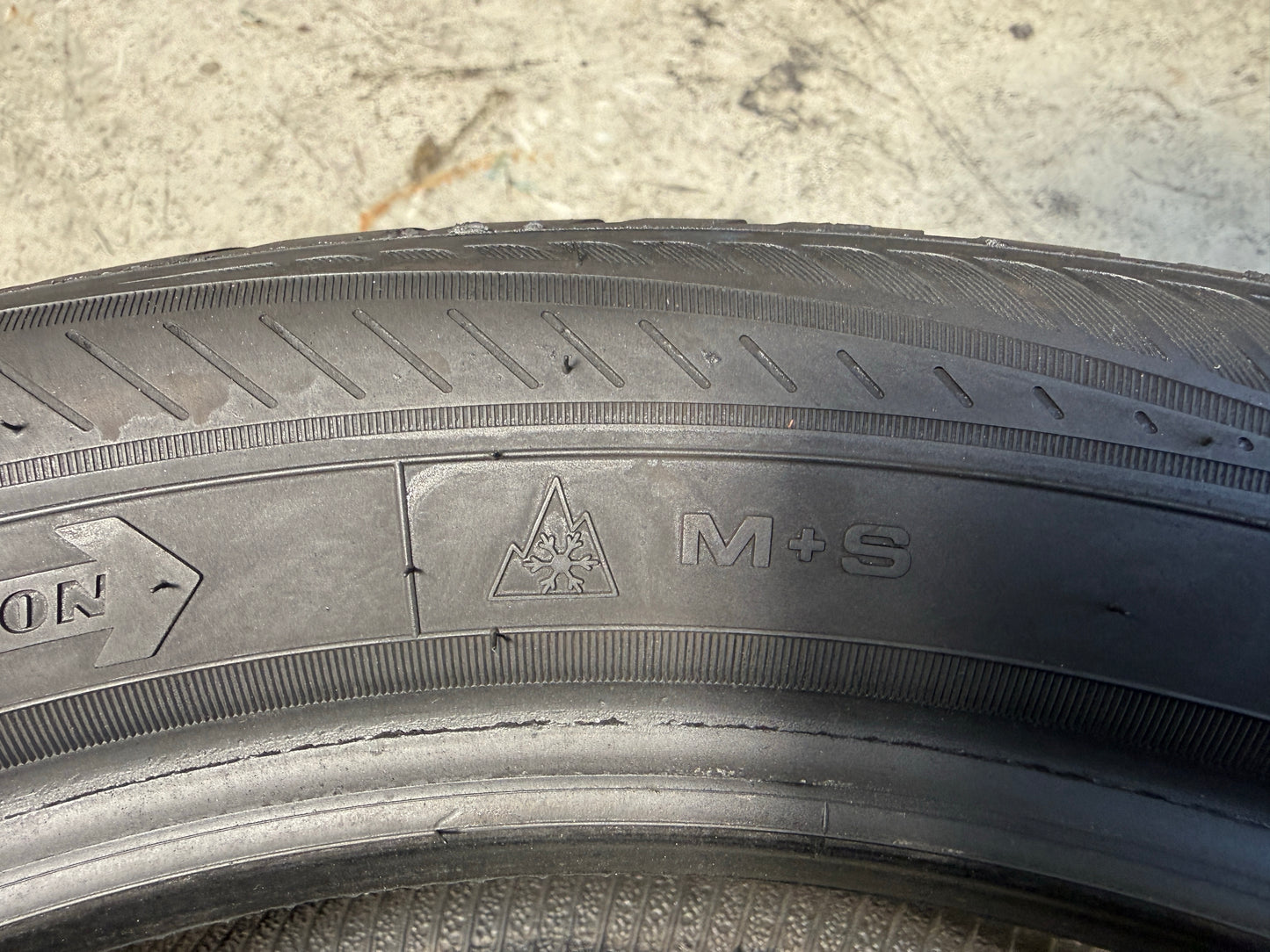 Usato: 2 Pneumatici Goodyear Vector 4Seasons Gen-3 205/55R19 97V XL EVR 4 Stagioni 85% Residui