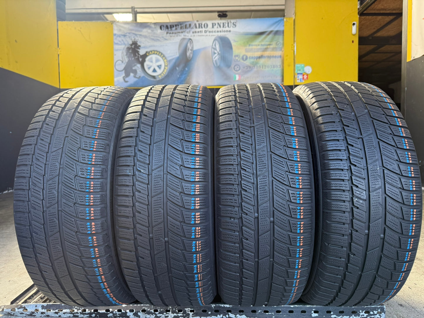 Usato: 4 Gomme 235/55R18 104H XL Toyo Invernali 75% residui