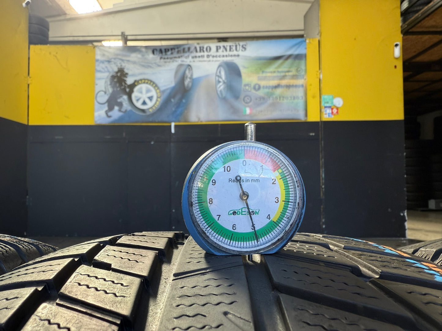 Usato: 4 Gomme 235/55R18 104H XL Toyo Invernali 75% residui