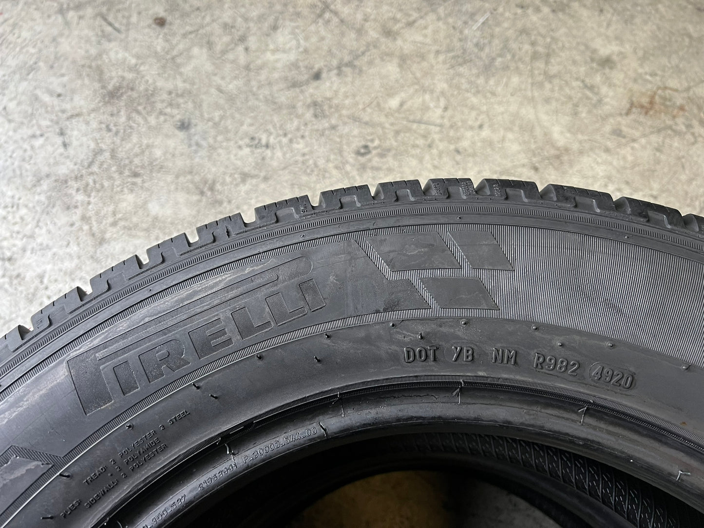 Usato: 2 Gomme 215/65R16C 109/107R Pirelli invernali 80% residui