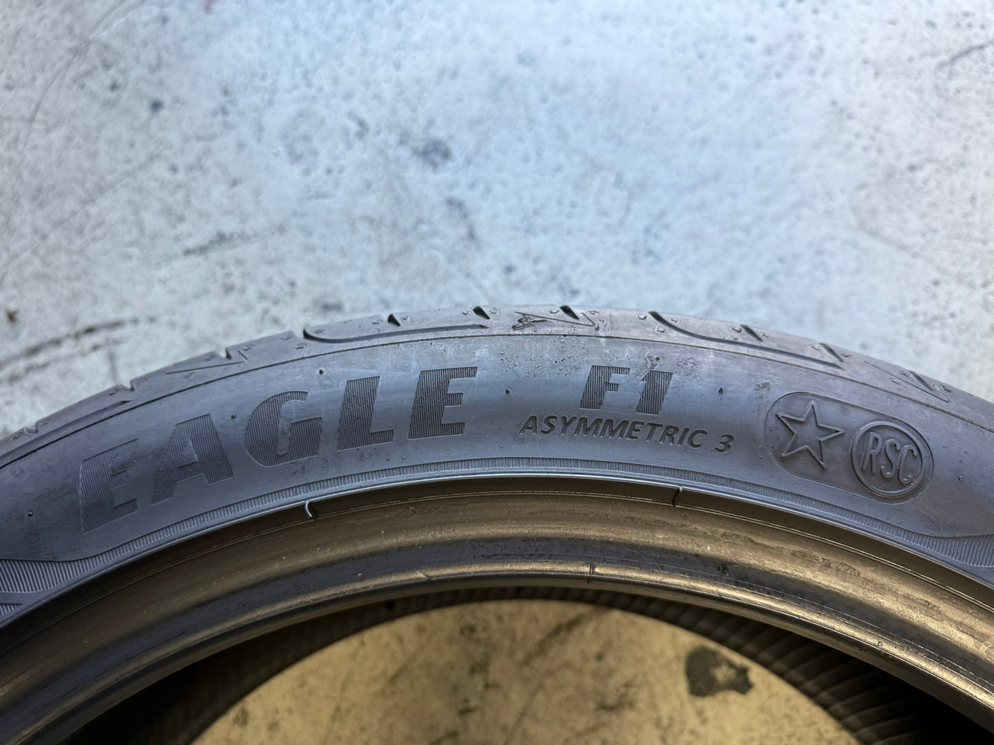 Usato: 2 Gomme 225/45R18 95Y XL Goodyear Runflat Estive 80% residui