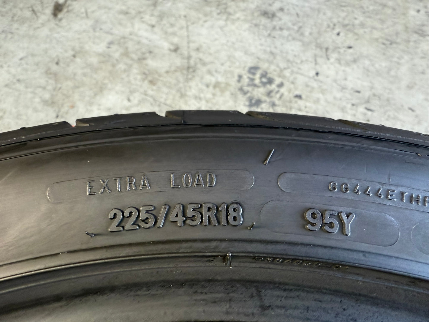 Usato: 2 Gomme 225/45R18 95Y XL Goodyear Estive 99% residui