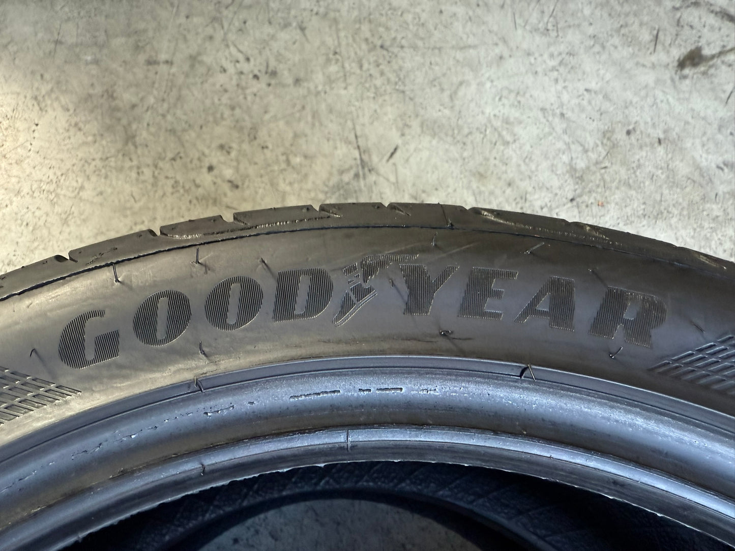 Usato: 2 Gomme 225/45R18 95Y XL Goodyear Estive 99% residui