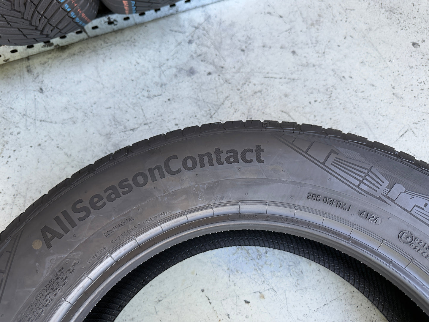 Usato: 4 Pneumatici Continental AllSeasonContact 2 / Pirelli Cinturato All Season SF3 215/65R17 99H/103V 4 Stagioni 85% Residui
