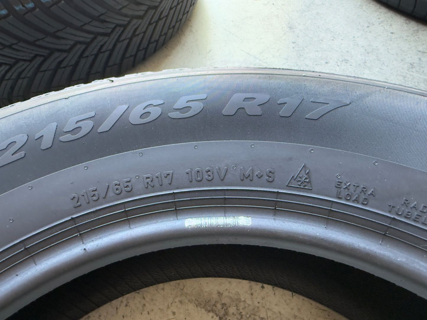 Usato: 4 Pneumatici Continental AllSeasonContact 2 / Pirelli Cinturato All Season SF3 215/65R17 99H/103V 4 Stagioni 85% Residui