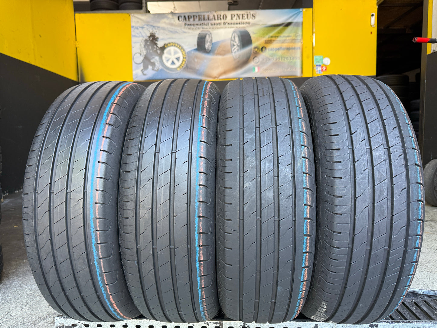 Usato: 4 Pneumatici Goodyear EfficientGrip 2 SUV 215/65R17 103V XL Estivi 90% Residui