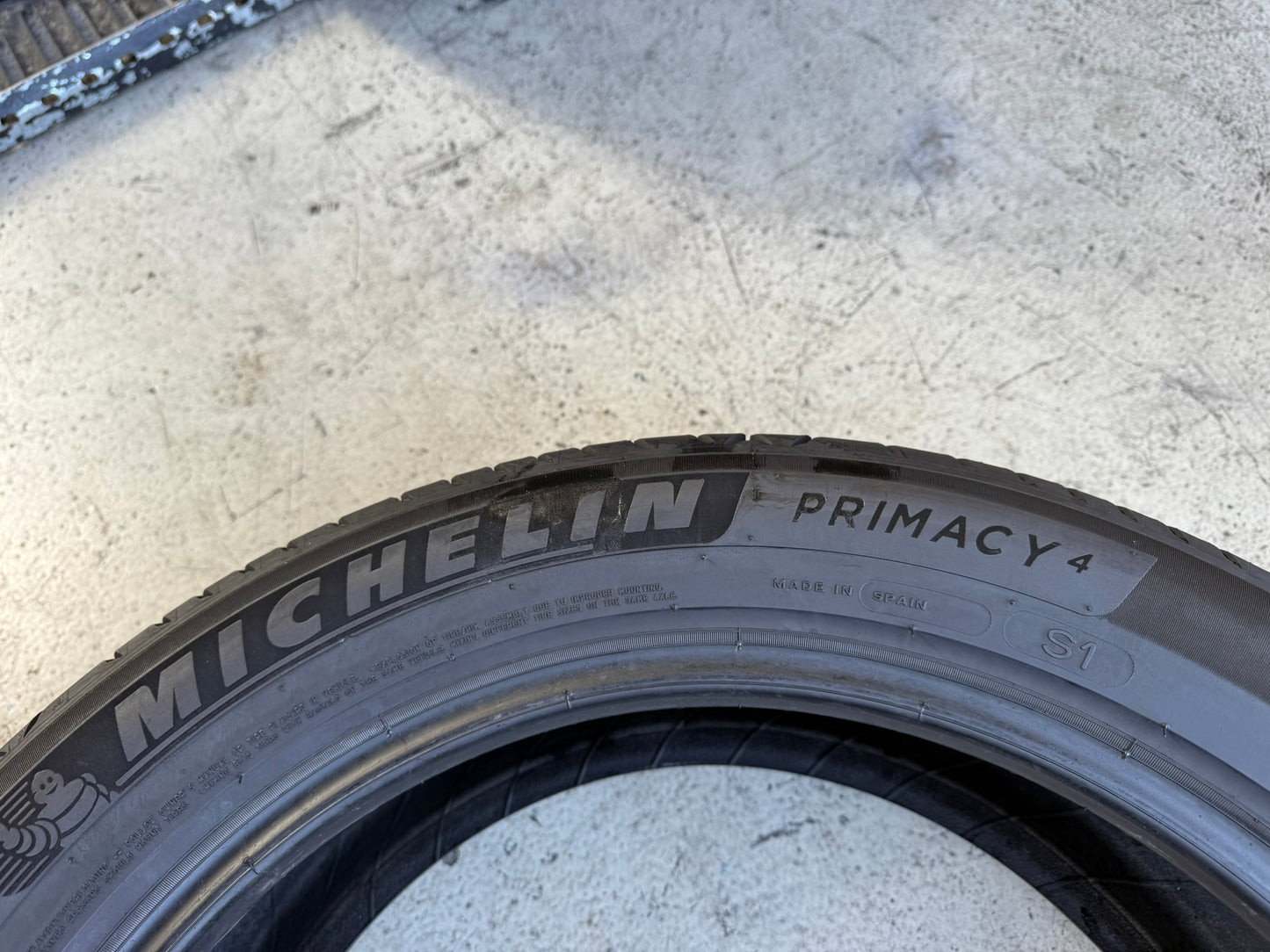 Usato: 4 Gomme 235/50R19 103V XL Michelin Estive 85% residui DOT 2023