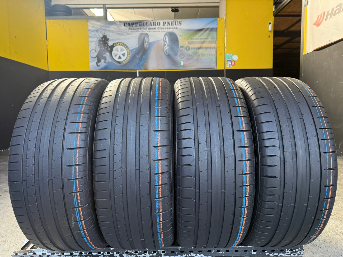 Usato: 4 Gomme 255/40R21 102W XL Pirelli Estive 80% residui