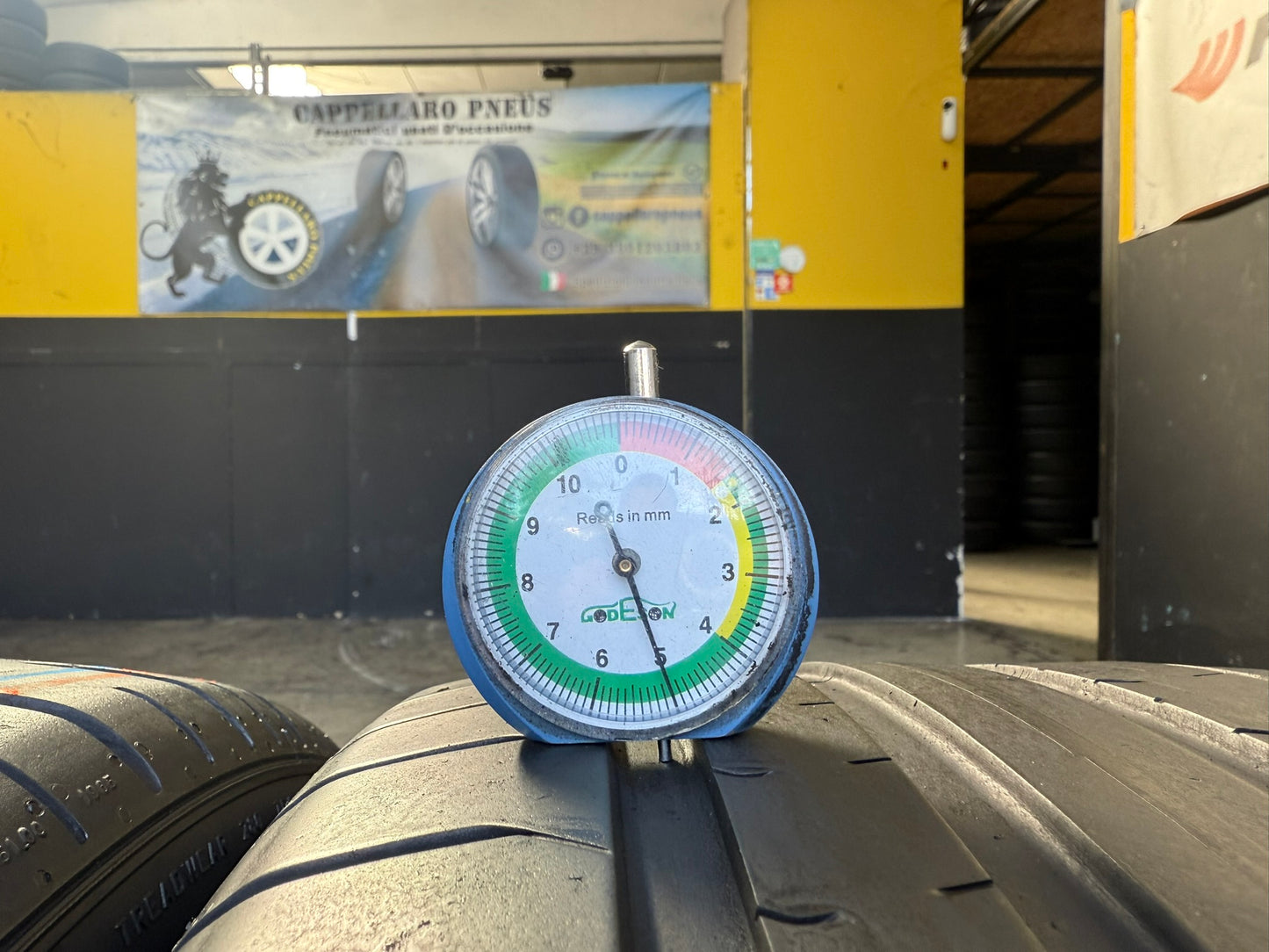 Usato: 4 Gomme 255/40R21 102W XL Pirelli Estive 80% residui