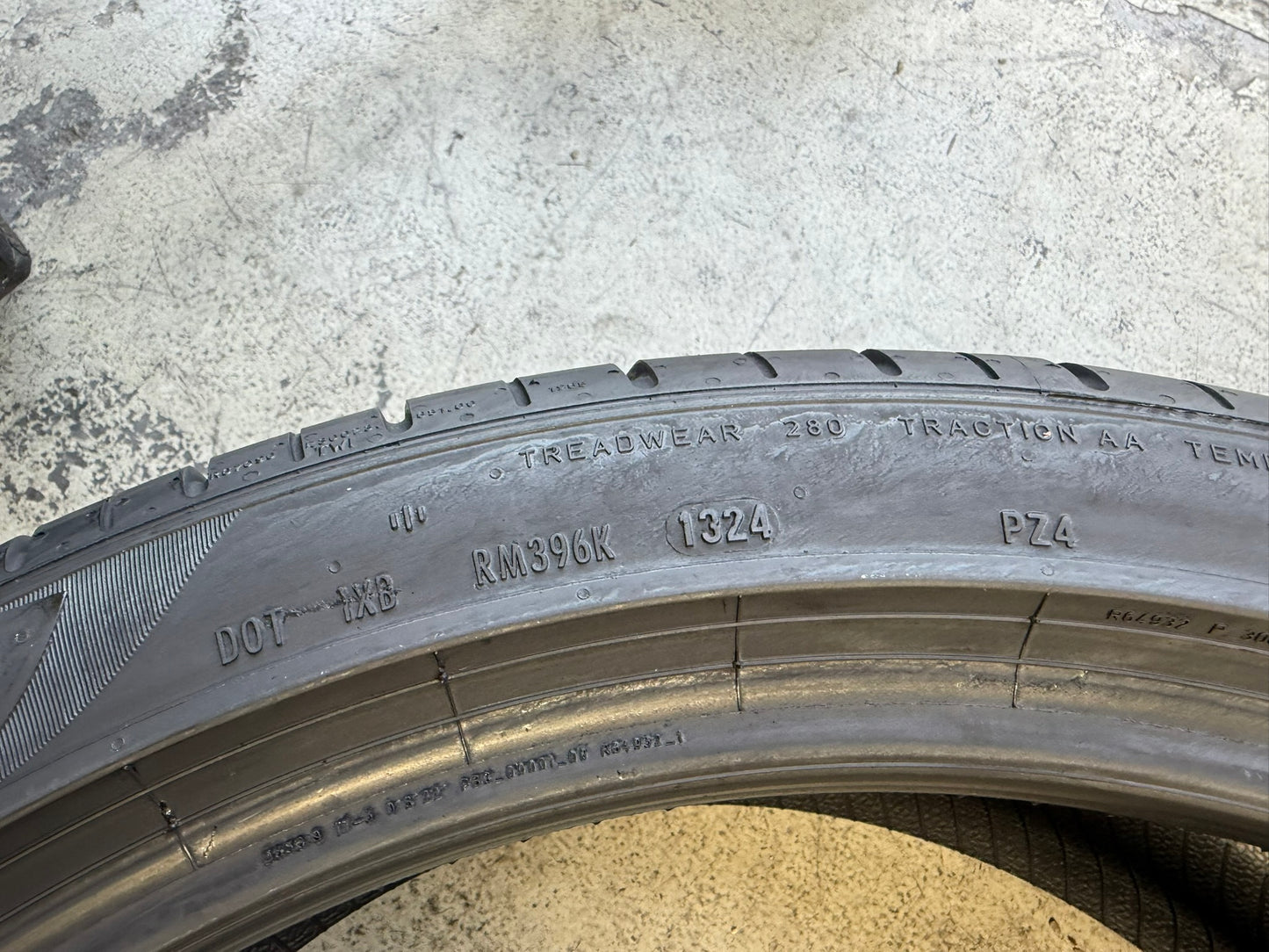 Usato: 4 Gomme 255/40R21 102W XL Pirelli Estive 80% residui