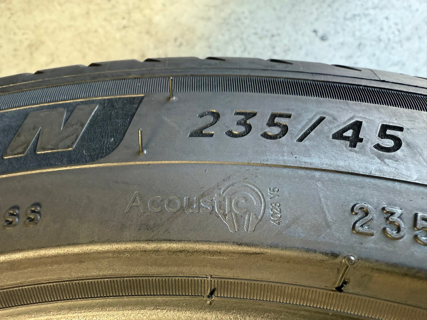 Usato: 2 Gomme 235/45R18 98V XL Michelin Estive 80% residui