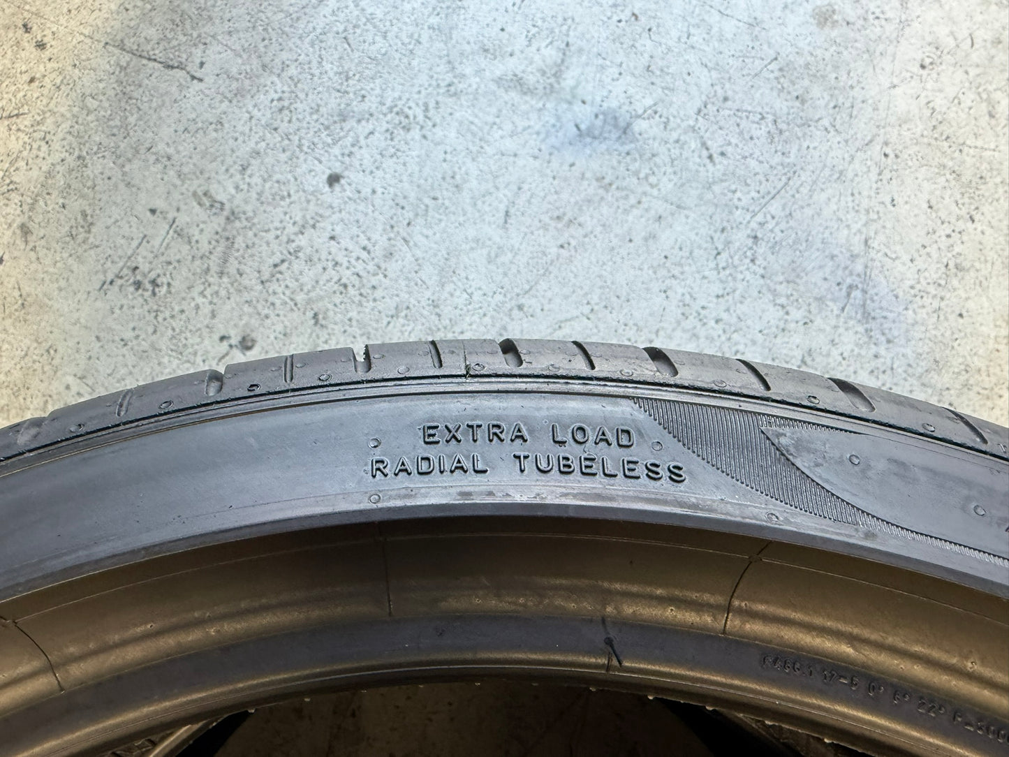 Usato: 2 Gomme 245/35R19 93Y XL Pirelli Estive 85% residui